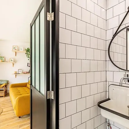 Bright And Functional Studio In The Heart Of
